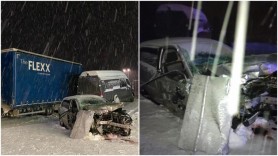 FOTO // Accident GRAV la Suruceni. O femeie a ajuns la spital după ce un automobil s-a tamponat într-un camion